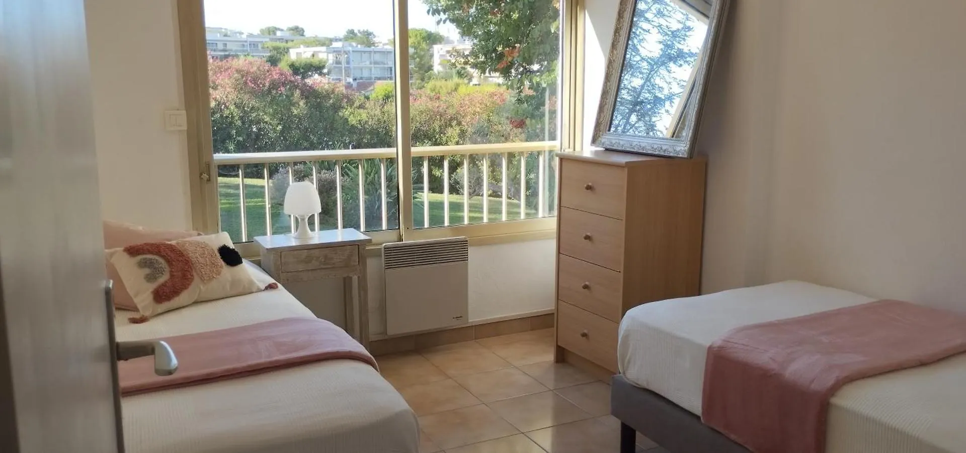 Apartment Escale Au Val De La Mer Antibes France